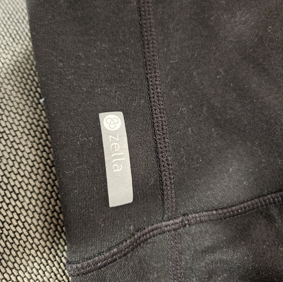 *Like New* Zella Live-In High Waist Crop Leggings - Picture 2 of 3